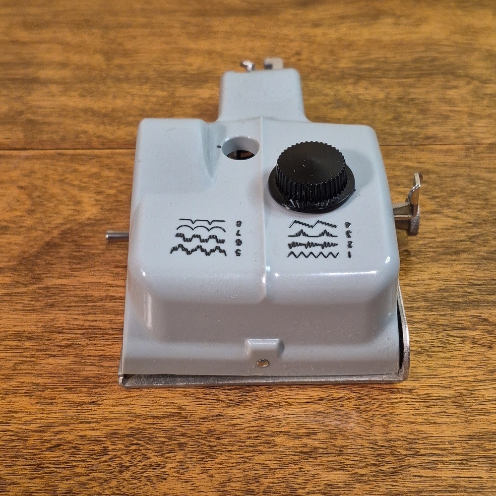 WHITE Vintage Automatic Decorator Attachment Decorative Stitches Sewing Machine - Picture 5 of 16